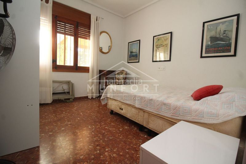 Foto 527a15e8-cff5-4e05-a24d-3363a5bbd12d. Casa amb piscina a Campoamor Orihuela