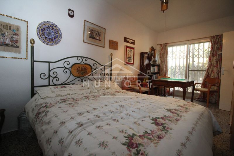 Foto b3bcef45-3430-4ae0-be14-4850438be67c. Casa amb piscina a Campoamor Orihuela