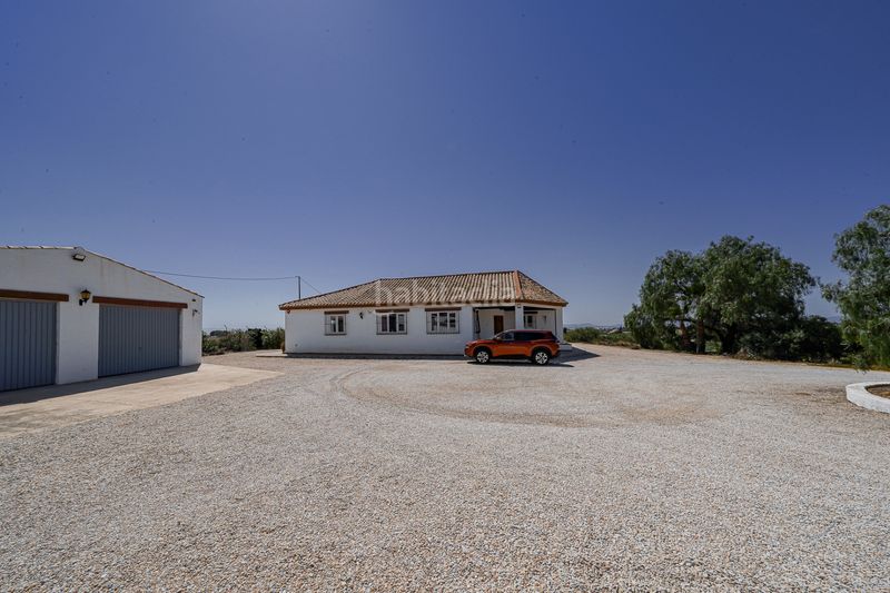 Foto fb406faa-e637-4ad6-b657-2c76b847fd02. Casa amb aparcament piscina a Gea y Truyols Murcia