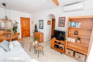 Lloguer Apartament a Campoamor. Distribucioacuten amplia y funcionalalquiler vacacional en dehes