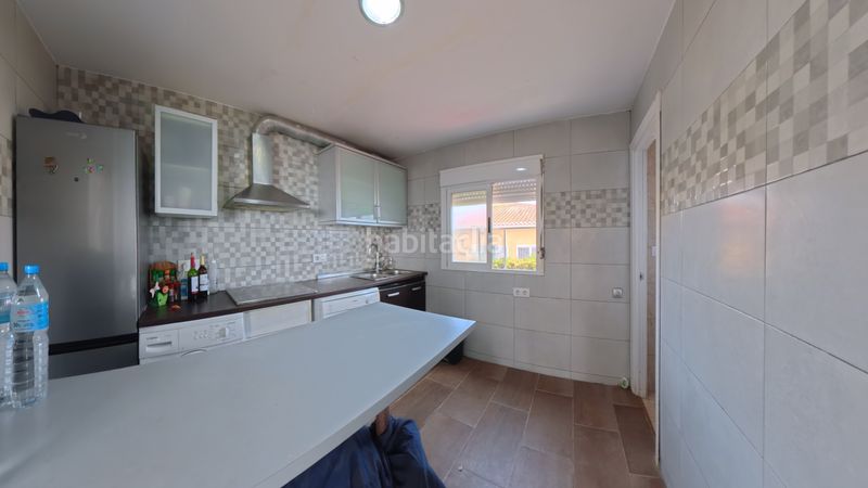 Foto 856b14b2-d79b-4623-bcad-dbf831a0984a. Casa aparellada amb xemeneia calefacció aparcament a Sueca
