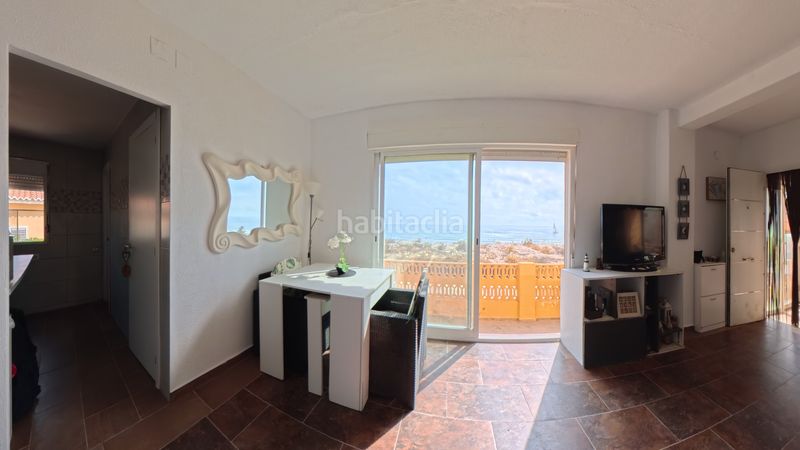 Foto dc3c5982-9c66-4dfd-a685-b2e824b2dd75. Casa aparellada amb xemeneia calefacció aparcament a Sueca