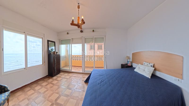 Foto e5d873e7-f43e-4ebd-91b6-e64e5b722e4c. Casa aparellada amb xemeneia calefacció aparcament a Sueca