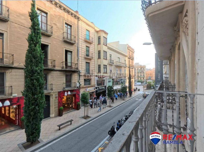 Foto 1fad3436-abf6-468e-82a0-c20f9695f023. Edificio in Centre Reus