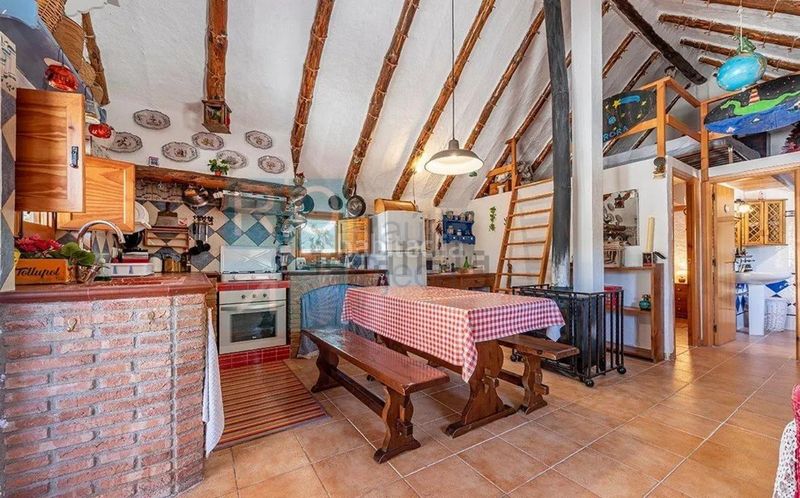 Foto 3ca1f5b8-7808-4658-9c17-fbdd77361335. Masia amb aparcament piscina a Ampolla (L´)