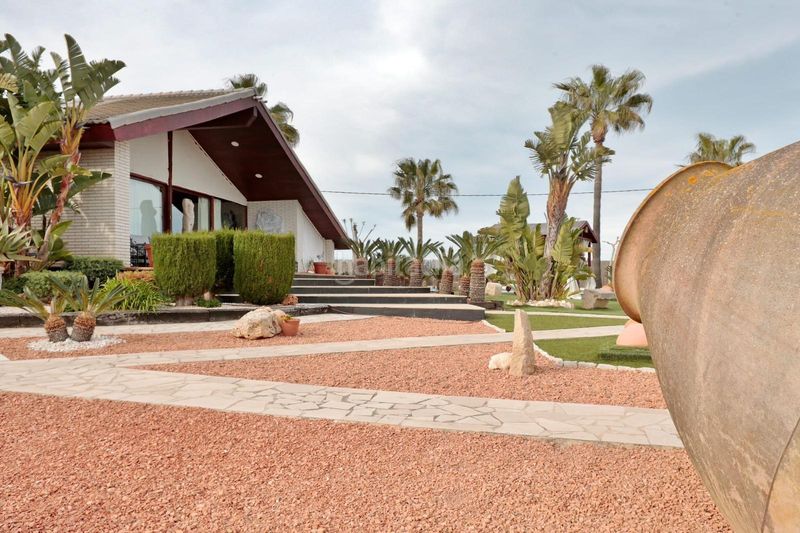 Foto 866adccc-f19f-4df2-a7ce-137d081b0959. Masia amb aparcament piscina a Ampolla (L´)