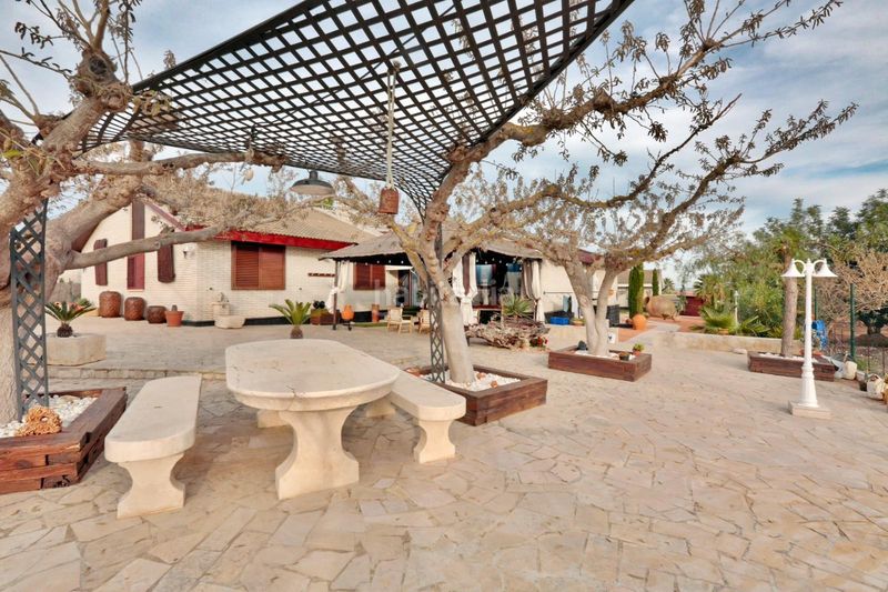 Foto ba933bbc-5773-4bff-aa79-8bdda0a10e0b. Masia amb aparcament piscina a Ampolla (L´)