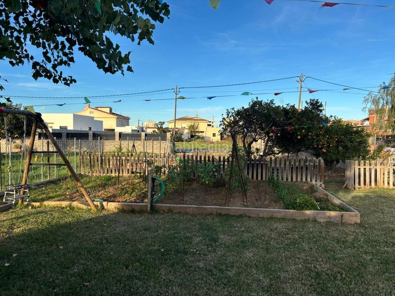 Foto 4d107db5-75cf-4399-bccc-2b31b9fd1420. Casa amb aparcament a Deltebre