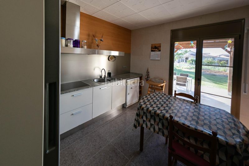 Foto 8b20ac29-3ab0-4959-a381-d9ed02a22eb7. Casa amb aparcament a Deltebre