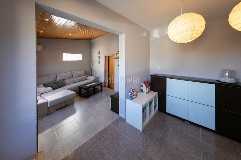 Foto dcf85b13-fdeb-4e35-9dae-c7889cd19150. Casa amb aparcament a Deltebre