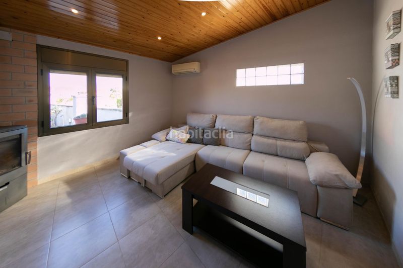 Foto e322b668-0426-47b0-b7b8-87af0354df85. Casa amb aparcament a Deltebre