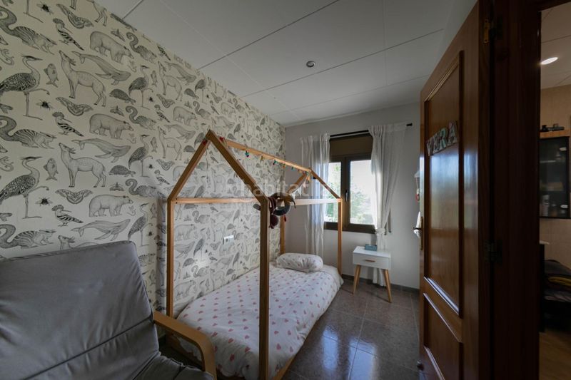 Foto f47d1468-343d-435f-b162-fd60bff68e31. Casa amb aparcament a Deltebre