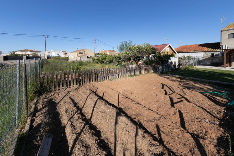 Foto fd2e6499-b080-4f6b-8fd9-9d0e3d6e078a. Casa amb aparcament a Deltebre