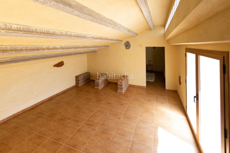 Foto 13bc795d-6c27-4101-9a53-a75928e4309f. Casa amb calefacció aparcament a Deltebre