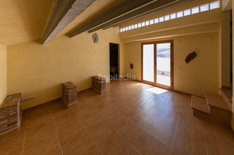 Foto b544c1f6-16b5-4a5f-a7b7-2f0d6b9bdd85. Casa amb calefacció aparcament a Deltebre