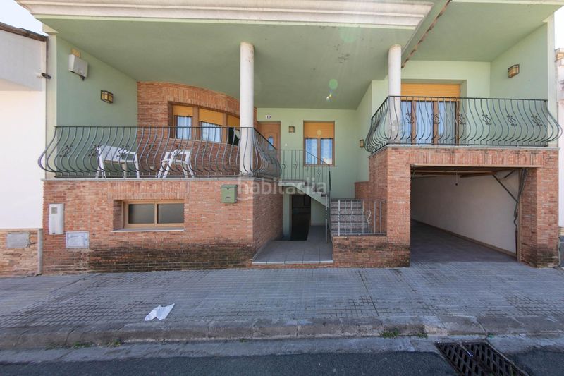 Foto f35f3c24-dd66-4fd8-b26d-1626515cdf76. Casa amb calefacció aparcament a Deltebre