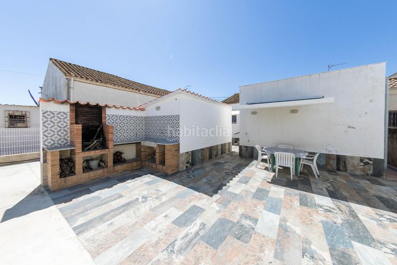 Foto 47e5b8a2-e298-43e0-8162-41f9e243e4bb. Casa amb aparcament a Deltebre