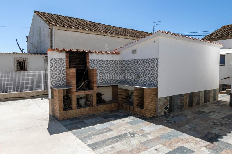 Foto 944967db-538d-44cb-912b-0f1d39213ea1. Casa amb aparcament a Deltebre
