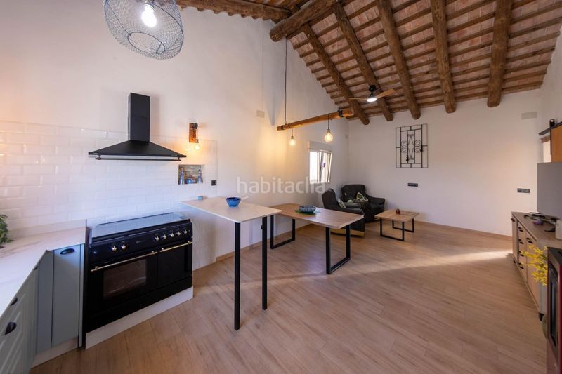 Foto c896ff05-73f6-4a12-b57b-59b8bc30e1e6. Casa amb aparcament a Deltebre