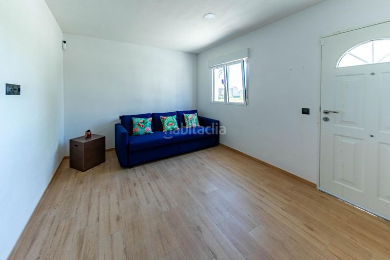 Foto cc431206-e0c6-484c-8e14-6469cdcbcc18. Casa amb aparcament a Deltebre