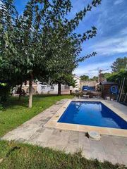 House in Urbanitzacions. Precioso chalet urbano en sant josep de la muntanya