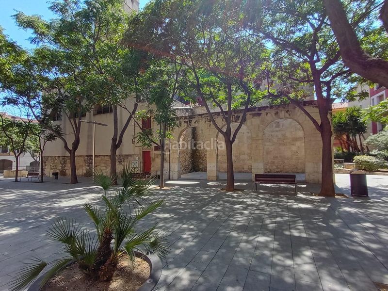 Foto c7cdb70b-4fc7-4047-8c26-a0e356da4e16. Edificio in Vila-seca poble Vila-seca