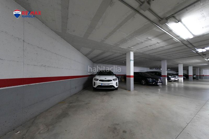 Foto 03acabe2-ff1e-45c2-b391-6cb9f528b792. Àtic amb calefacció aparcament piscina a Mestral Reus