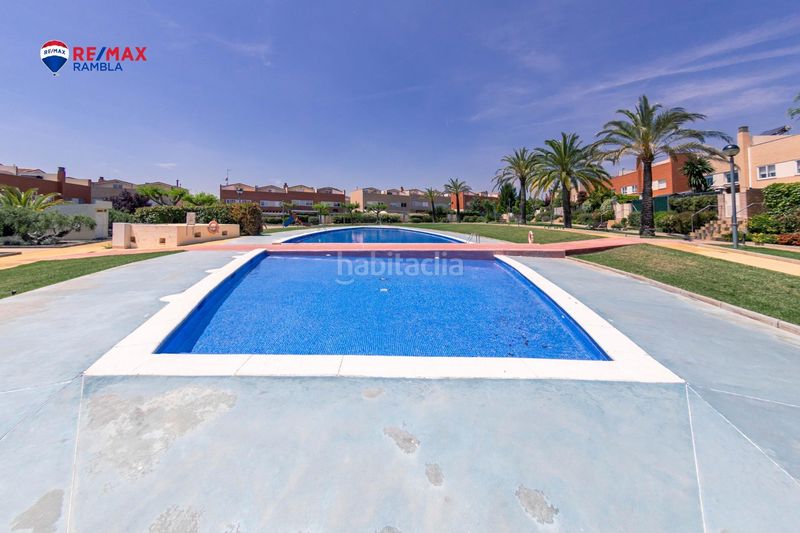 Foto 4c187720-c982-4e4c-b51c-662b54c2943b. Àtic amb calefacció aparcament piscina a Mestral Reus