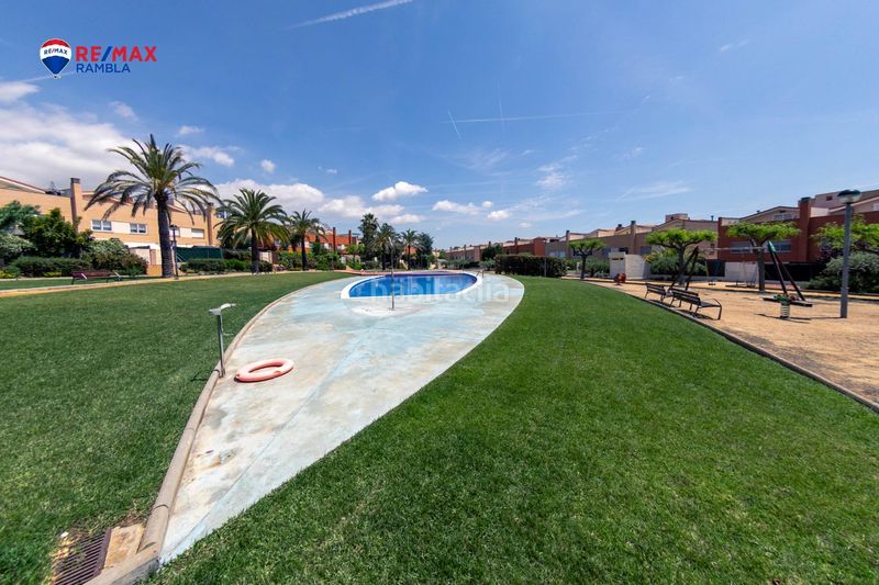 Foto 8ead3002-b88d-4c63-9784-6cf08cfc6981. Àtic amb calefacció aparcament piscina a Mestral Reus
