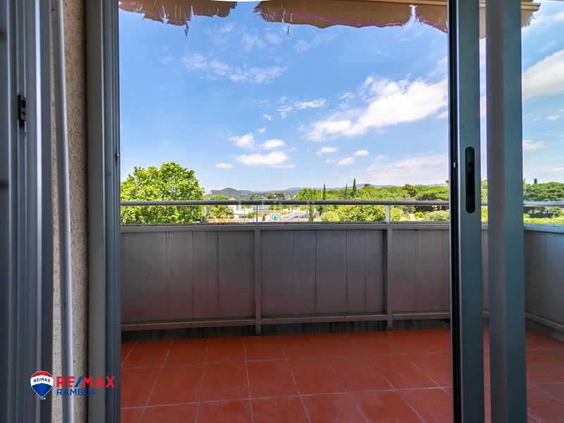 Foto bb67a99f-7125-4693-9f32-a096bdc41dab. Àtic amb calefacció aparcament piscina a Mestral Reus