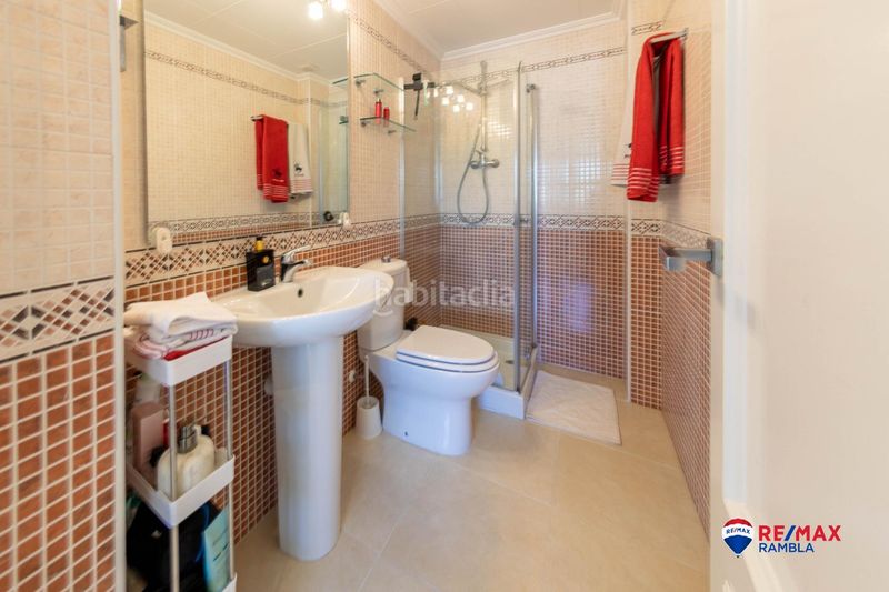Foto ef2ee805-e36a-4019-8ea3-f8f10ebc14b5. Àtic amb calefacció aparcament piscina a Mestral Reus