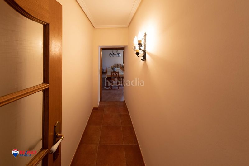 Foto 0bb7b2c4-9b9f-4a26-ba79-4bbd6295bbc4. Xalet amb aparcament a Valls