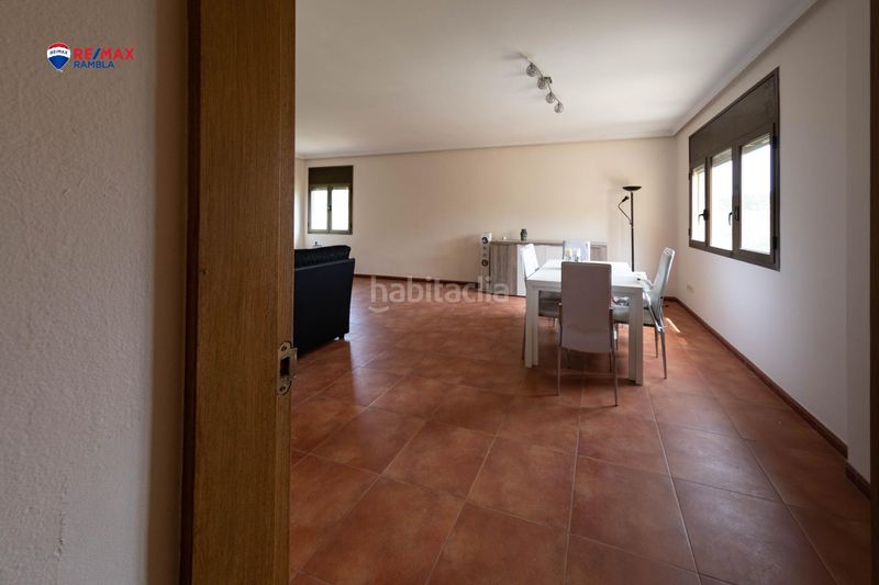 Foto cad08915-97da-4cc5-8d95-22e3560d6960. Xalet amb aparcament a Valls