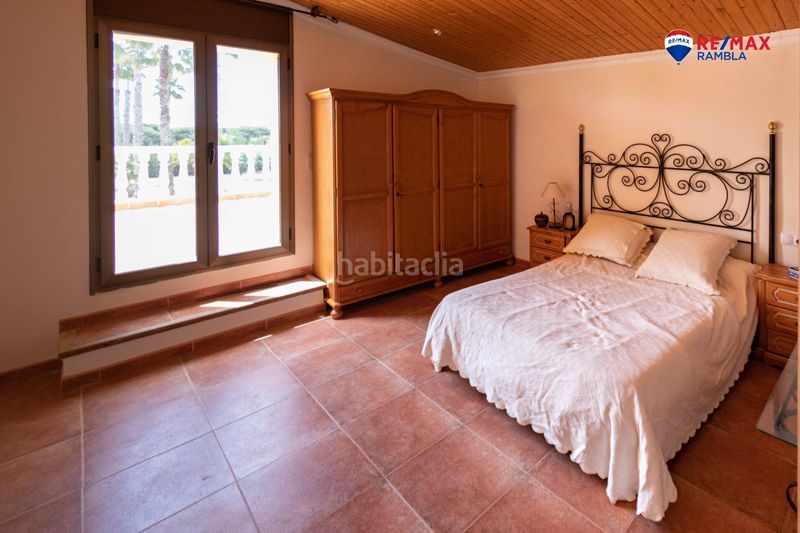 Foto eccba22d-a40c-4789-9b97-cd7270fc63d5. Xalet amb aparcament a Valls