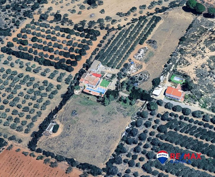 Foto ba7b86e4-fba2-4c4a-9080-40364901627c. Masia amb aparcament a Montbrió del Camp