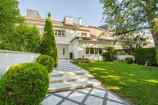 Chalet in Pedralbes. Chalet adosado en pedralbes, barcelona
