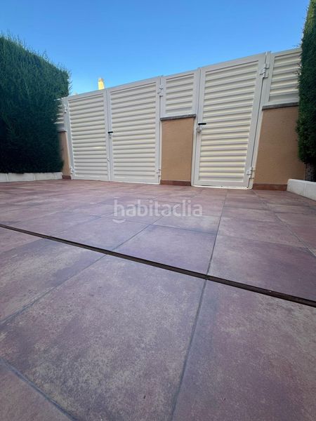 Foto ad541617-c671-44f4-aedd-d576c2baaa50. Casa adossada amb calefacció aparcament piscina a Vendrell (El)