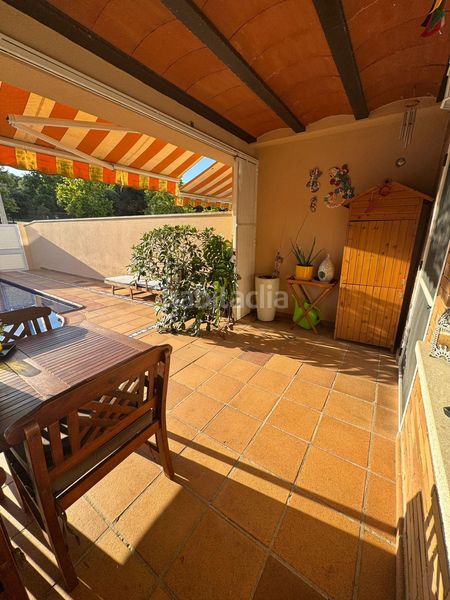 Foto bd7bff6d-b3e5-40ee-bca5-528aed2782be. Casa adossada amb calefacció aparcament piscina a Vendrell (El)
