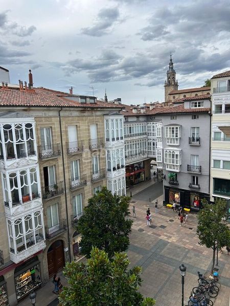 Foto c61a771b-5627-4952-8d91-72d141ab422f. Flat with heating in Ensanche Vitoria - Gasteiz