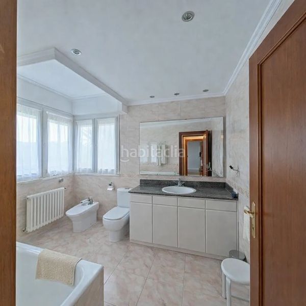 Foto 4d97c8ae-45a3-4d45-a80a-de415a12dee8. Casa amb calefacció aparcament a Mendizorrotza - Armentia Vitoria - Gasteiz