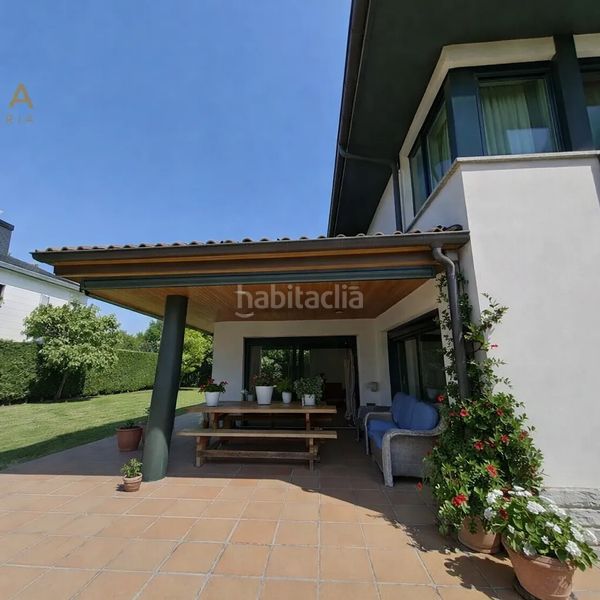 Foto b80a2ce4-1137-43ce-9c40-bb4ba75ce485. Casa amb calefacció aparcament a Mendizorrotza - Armentia Vitoria - Gasteiz
