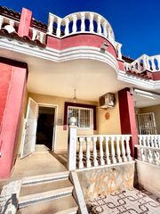 Semi detached house en Avenida de m�laga 34. Chalet luminoso con 2 patios y terraza, trastero y piscina | 11