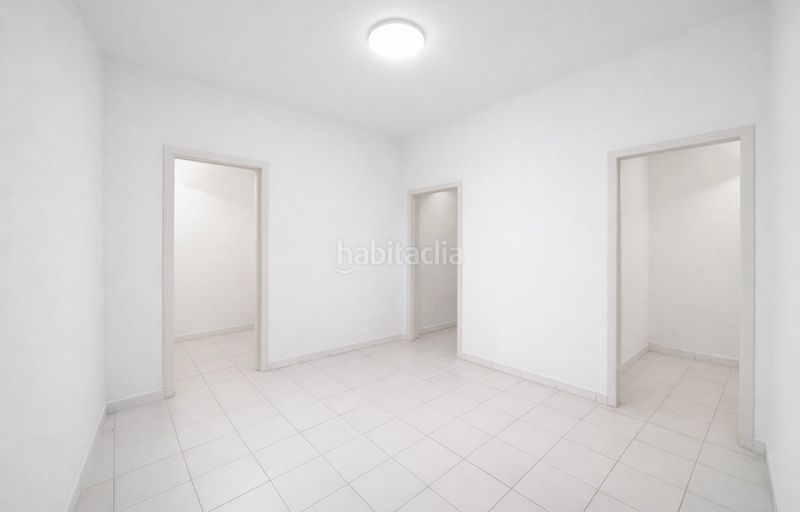 Piso oportunidad de inversión a 300 metros de tirso de molina en Madrid - Imagen 5