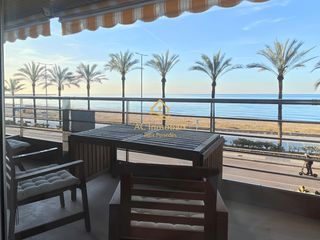 Apartamento  Passeig mar�tim de sant joan de d�u. Despierta frente al mar � mas mel, calafell