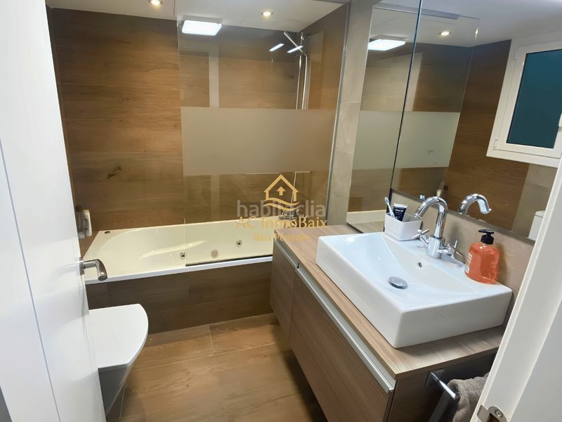 Foto 91bb54b6-e3f3-406c-a596-1cfe77d4c346. Apartament amb calefacció piscina a L´Estany Calafell