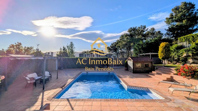 Foto 24be7064-ba56-4fbb-b694-78265f3084e3. Casa amb xemeneia calefacció aparcament piscina a Begues