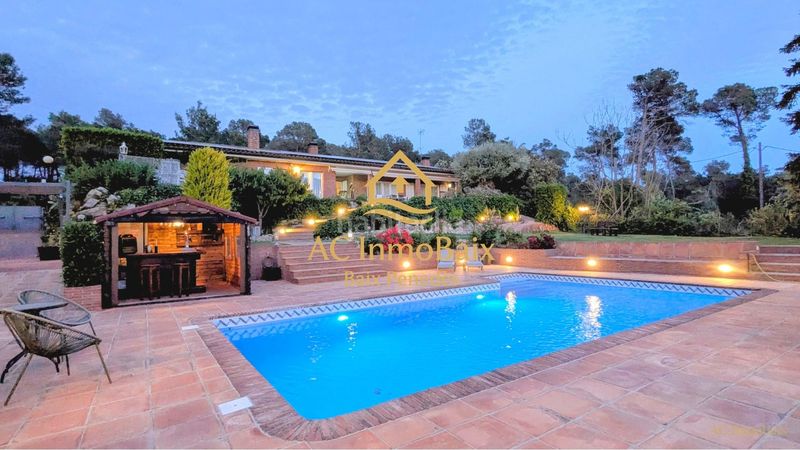 Foto b06108b4-c692-4d05-8a41-88747678930f. Casa amb xemeneia calefacció aparcament piscina a Begues