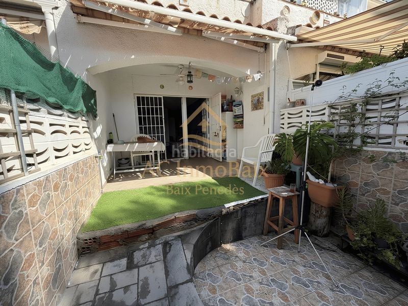 Foto 4a9c4141-6460-49d3-a74c-4513e4ed5435. Casa adossada amb xemeneia aparcament a Bardaji-El Molí de Baix Cubelles