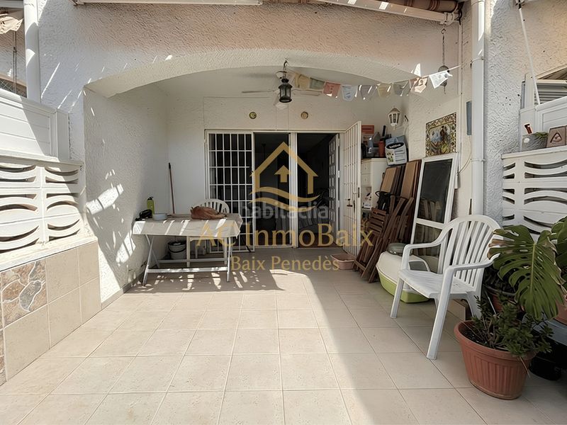 Foto 650714e4-0375-407d-9f9c-85e1ed10d601. Casa adossada amb xemeneia aparcament a Bardaji-El Molí de Baix Cubelles