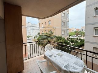 Flat in Cunidor. Piso en cunit, a tres minutos de la playa y con el mar desde la